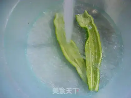 Make Pyramid fragrance step 1