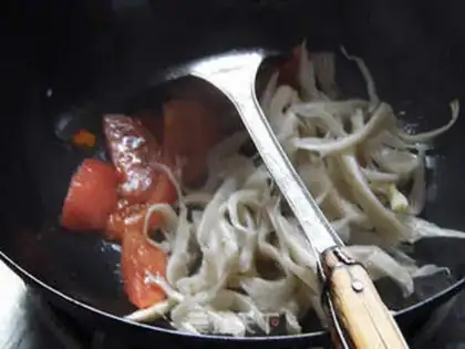 Make Old Zhongqing has three hot meals step 5