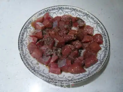 Make Black beef pellets of dragon nuts step 1