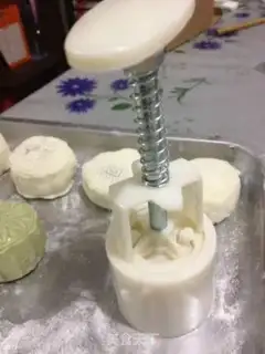 Make Ice mooncake step 9