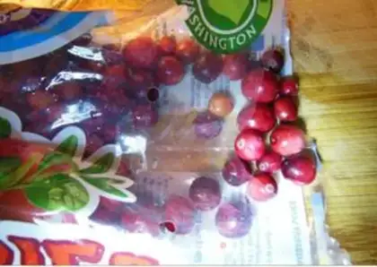 Make Cranberry jam step 1