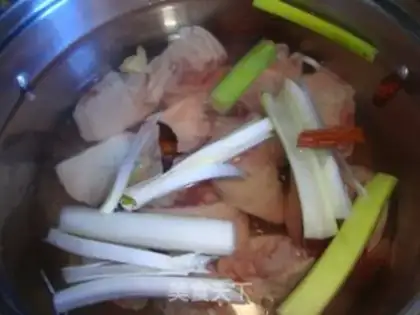 Make Liang Piggy Hand soup step 2