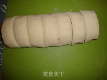 Make Black sesame roll step 4