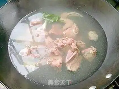 Make Red-tree-cooked pigeon step 3