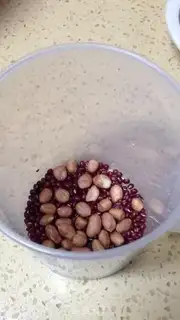 Make Sweet-beans peanut milk step 0