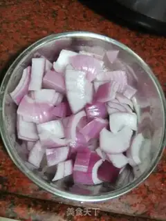 Make Spicy onions step 1