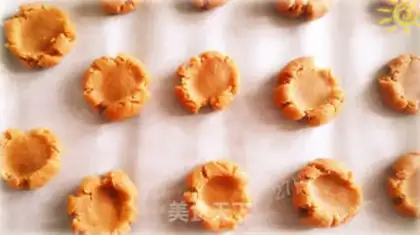 Make Coffee strawberry cookies step 4