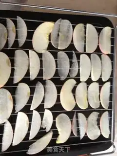 Make Cracked apple chips step 1