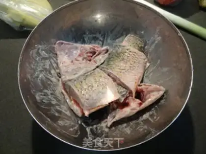Make Iron pan fish step 0