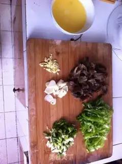 Make Pyramids for eggs step 2
