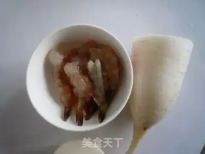 Make Shrimp fan radish soup step 0
