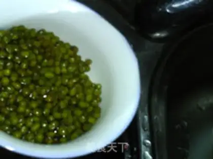 Make Green bean rice congee step 3