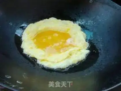 Make Eggs and pumpkins step 4