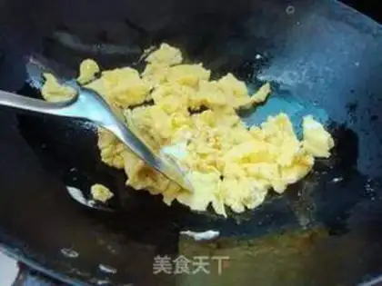 Make Eggs and pumpkins step 5