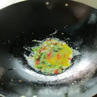 Make Pepper egg fried powder step 4