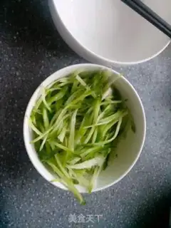 Make Roach chicken noodles step 1
