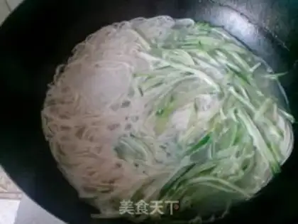 Make Roach chicken noodles step 2