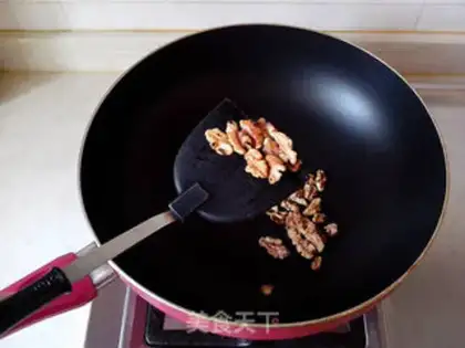 Make A walnut purr and fried chicken wings step 6