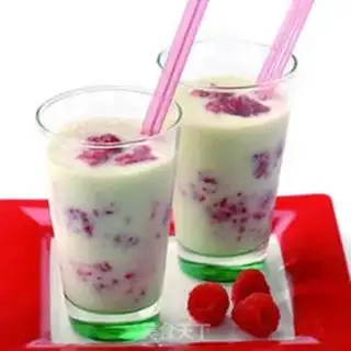 Make Redberry apple milkshake step 0