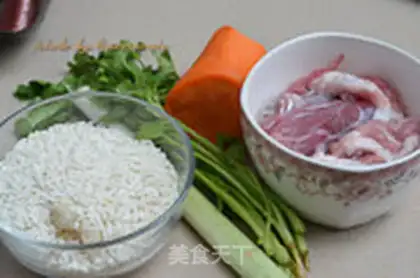 Make Carrot meat porridge step 0