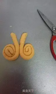 Make Pumpkin butterflies step 8
