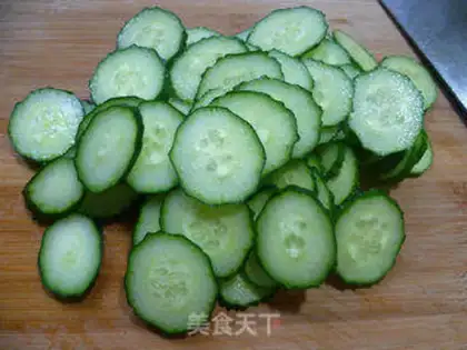Make Sour chicken with cucumbers step 2