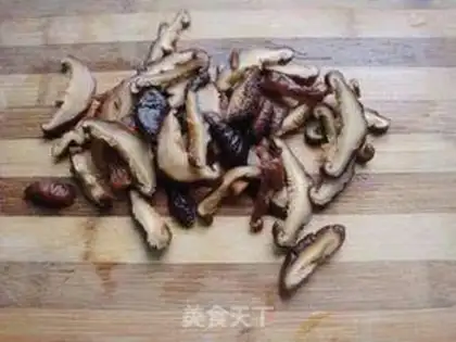 Make Fry mushrooms and cabbage step 1