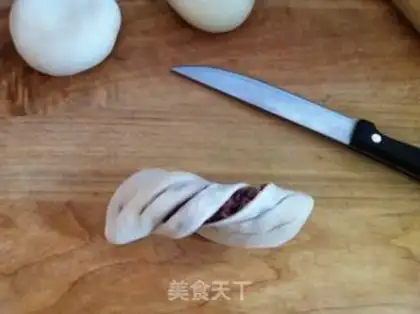 Make Bean and sand roll bread step 8