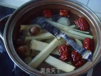 Make Sugar cane horse hoof water step 1
