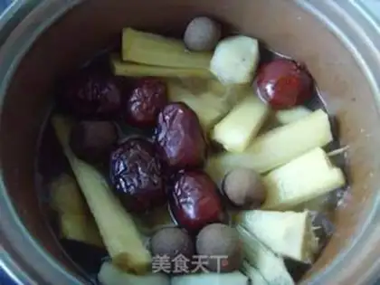 Make Sugar cane horse hoof water step 3