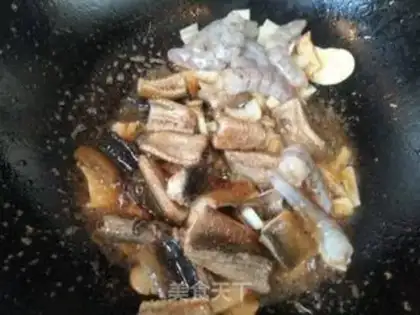 Make Shrimp noodles with sauerkraut head step 10