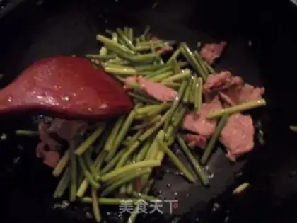 Make Garlic fried meat step 1