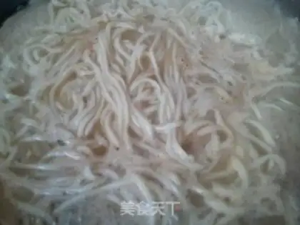 Make Shrimp noodles with sauerkraut head step 17