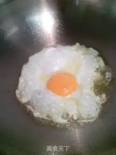 Make Creamed sausage egg noodles step 1