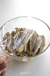 Make Snack, yellow fish step 16