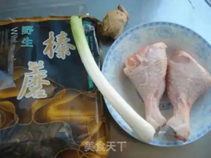 Make Fung chicken leg soup step 0
