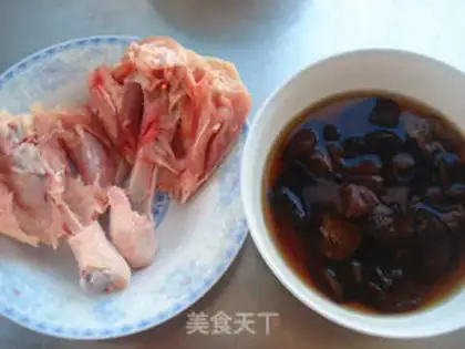 Make Fung chicken leg soup step 1