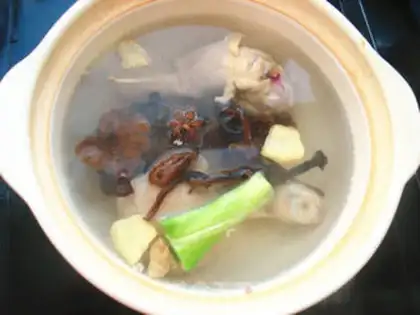 Make Fung chicken leg soup step 3