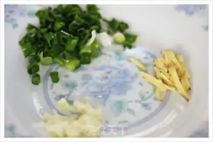 Make Fish chips, thin meat porridge step 4