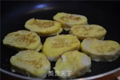 Make French bread with apple pepper shrimp step 6