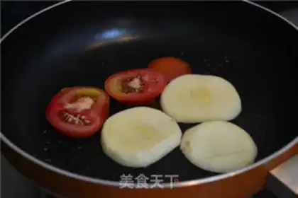 Make French bread with apple pepper shrimp step 7