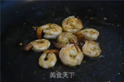 Make French bread with apple pepper shrimp step 9