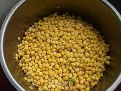 Make Black gallons of pea cake step 2
