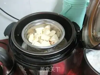 Make A melon cheese sesame ball step 0