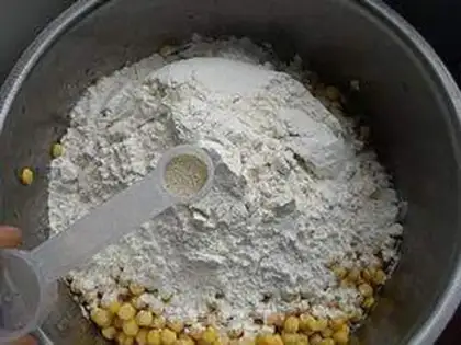 Make Black gallons of pea cake step 3