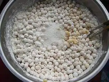 Make Black gallons of pea cake step 4