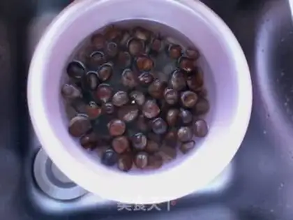Make High-pressure cooker chestnut step 0