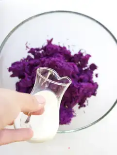 Make Potato ice cream with fruit mud step 2