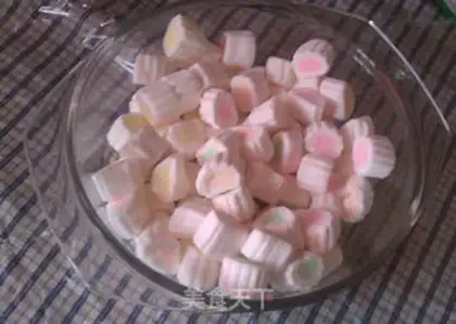 Make Cow Rolling Sugar step 1