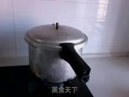 Make High-pressure cooker chestnut step 4